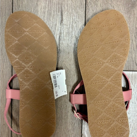 Elegant Pink Leather Sandals - Picture 2 of 2